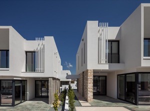 Avalon Villa | Emba
