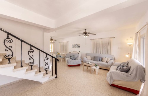 Ayia Thekla Villa | 100 m² Villa ∙ 3 bedrooms ∙ 6 guests