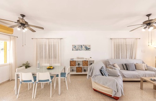 Ayia Thekla Villa | 100 m² Villa ∙ 3 bedrooms ∙ 6 guests