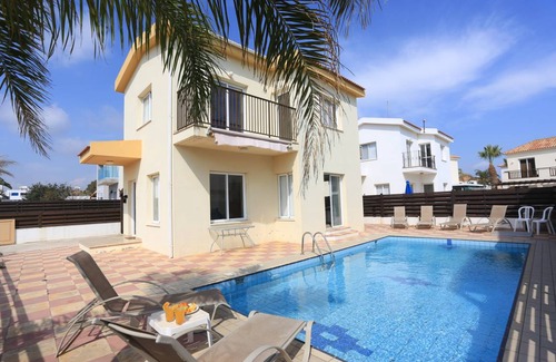 Ayia Thekla Villa | 110 m² Villa ∙ 2 bedrooms ∙ 6 guests