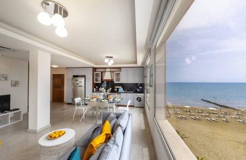 Larnaca Apartment | 125 m² Apartment ∙ 3 bedrooms ∙ 6 guests