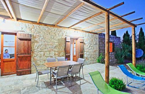 Droushia Villa | 125 m² Villa ∙ 3 bedrooms ∙ 6 guests