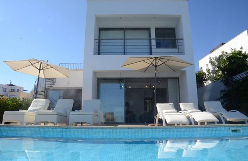Latchi Villa | 130 m² Villa ∙ 3 bedrooms ∙ 6 guests