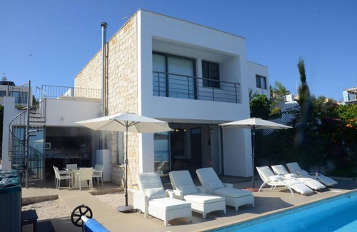Latchi Villa | 130 m² Villa ∙ 3 bedrooms ∙ 6 guests