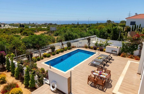 Ayia Napa Villa | 130 m² Villa ∙ 3 bedrooms ∙ 6 guests