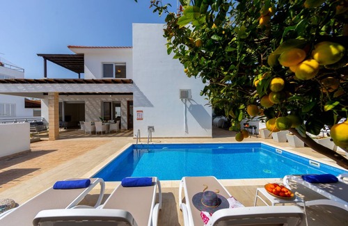 Cape Greko Villa | 130 m² Villa ∙ 3 bedrooms ∙ 7 guests