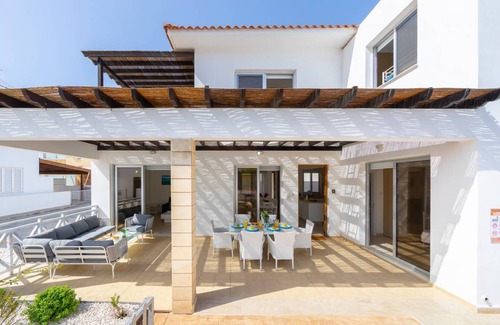 Cape Greko Villa | 130 m² Villa ∙ 3 bedrooms ∙ 7 guests