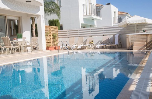 Pernera Villa | 130 m² Villa ∙ 3 bedrooms ∙ 6 guests