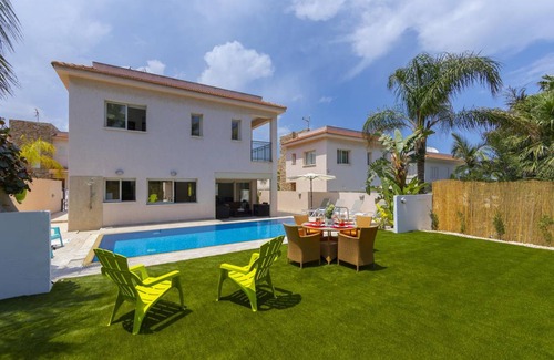 Pernera Villa | 130 m² Villa ∙ 3 bedrooms ∙ 6 guests