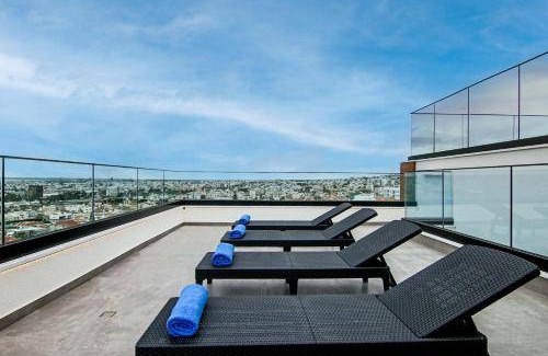 Agios Athanasios Apartment | 140 m² Apartment ∙ 4 bedrooms ∙ 6 guests