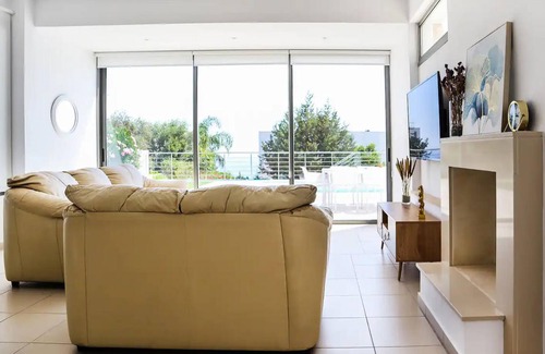Miliou House | 140 m² House ∙ 3 bedrooms ∙ 6 guests