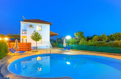 Latchi Villa | 140 m² Villa ∙ 2 bedrooms ∙ 4 guests