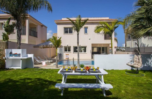 Pernera Villa | 140 m² Villa ∙ 3 bedrooms ∙ 6 guests