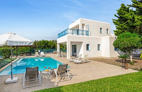 Agios Georgios Pegeias Villa | 150 m² Villa ∙ 3 bedrooms ∙ 6 guests