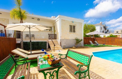 Latchi Villa | 150 m² Villa ∙ 3 bedrooms ∙ 7 guests