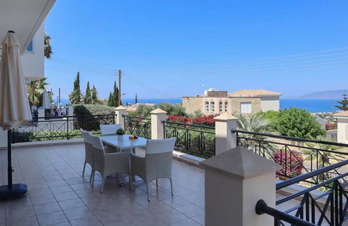 Latchi House | 160 m² House ∙ 2 bedrooms ∙ 4 guests