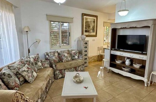 Pyrgos House | 160 m² House ∙ 3 bedrooms ∙ 6 guests