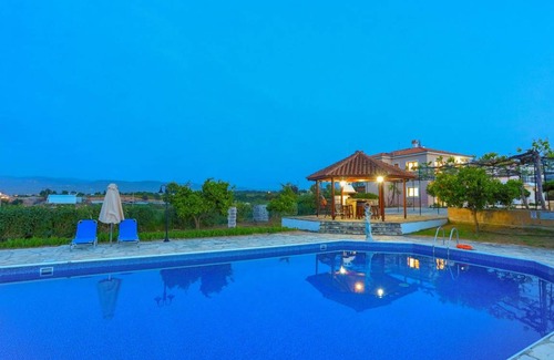 Latchi Villa | 165 m² Villa ∙ 3 bedrooms ∙ 6 guests