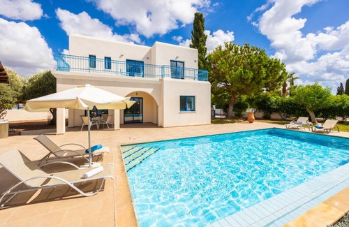 Agios Georgios Pegeias Villa | 180 m² Villa ∙ 3 bedrooms ∙ 7 guests