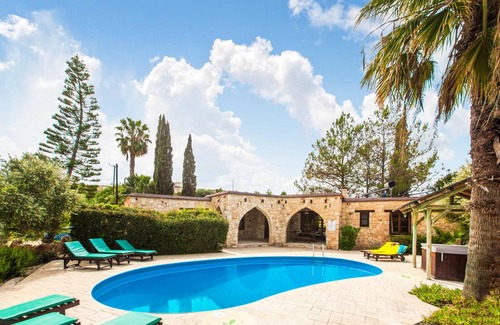 Polis House | 180 m² House ∙ 3 bedrooms ∙ 6 guests