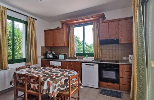 Kathikas Villa | 180 m² Villa ∙ 4 bedrooms ∙ 8 guests