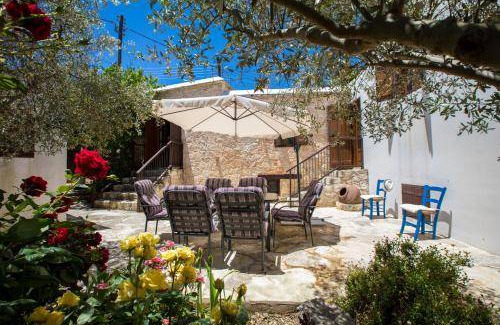 Droushia House | 195 m² House ∙ 3 bedrooms ∙ 7 guests