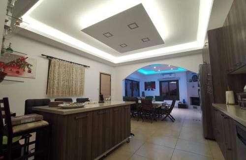 Vasa Koilaniou House | 196 m² House ∙ 4 bedrooms ∙ 16 guests