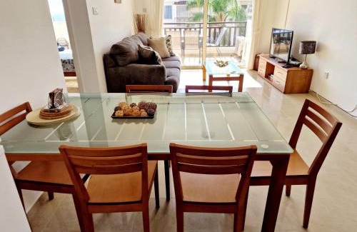 Peyia Town Apartment | 2 bedroom apartment E8 located pool level, sea view, FREE WIFI