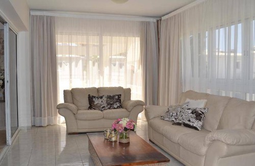 Potamos tis Germasogeias Apartment | 200 m² Serviced apartment ∙ 3 bedrooms ∙ 10 guests