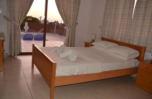 Agios Georgios Pegeias House | 200 m² House ∙ 4 bedrooms ∙ 8 guests