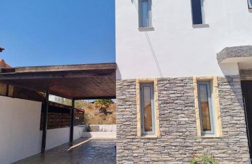 Agia Varvara House | 200 m² House ∙ 3 bedrooms ∙ 8 guests