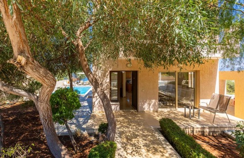 Droushia Villa | 200 m² Villa ∙ 4 bedrooms ∙ 8 guests