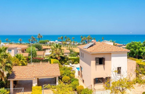 Latsi Villa | 200 m² Villa ∙ 3 bedrooms ∙ 6 guests