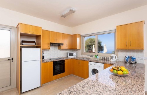 Droushia Villa | 200 m² Villa ∙ 4 bedrooms ∙ 8 guests