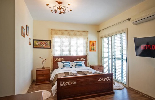 Oroklini House | 210 m² House ∙ 3 bedrooms ∙ 6 guests
