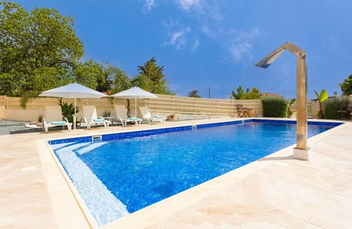 Droushia Villa | 210 m² Villa ∙ 4 bedrooms ∙ 9 guests
