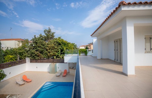Pyla Villa | 210 m² Villa ∙ 4 bedrooms ∙ 7 guests