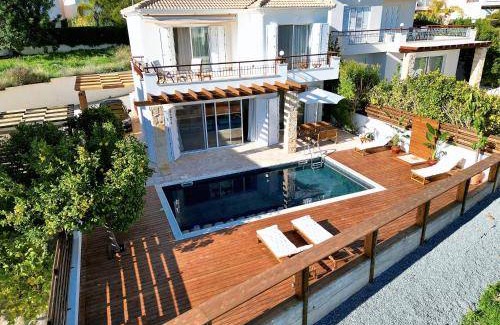 Peyia Town Villa | 230 m² Villa ∙ 3 bedrooms ∙ 10 guests