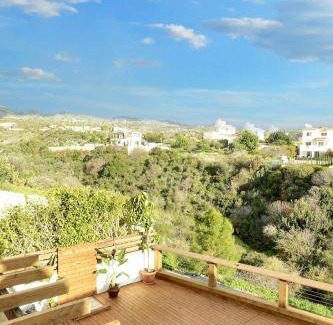 Peyia Town Villa | 230 m² Villa ∙ 3 bedrooms ∙ 10 guests