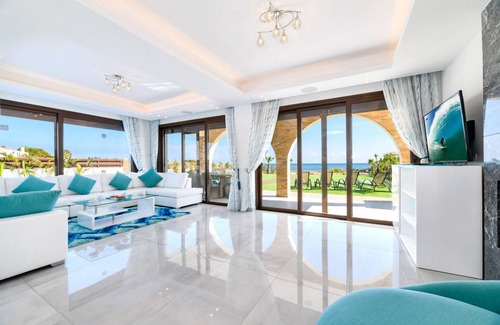 Ayia Thekla Villa | 230 m² Villa ∙ 5 bedrooms ∙ 10 guests