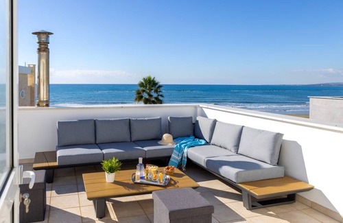 Pervolia Villa | 240 m² Villa ∙ 4 bedrooms ∙ 8 guests