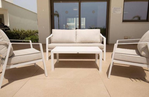 Softades Villa | 250 m² Villa ∙ 3 bedrooms ∙ 6 guests