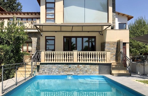 Koloni Villa | 3 Bedroom Large Luxury Villa with Private Pool