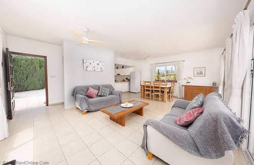 Pegeia Villa | 3 Bedroom Villa with Private Pool in Central Coral Bay