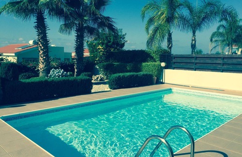 Peyia Town Villa | 3 Bedroomed Villa With Heated Pool (not a hidden cost) with Sea Views. Sleeps 6