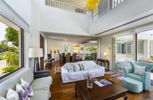 Kiti Villa | 300 m² Villa ∙ 4 bedrooms ∙ 8 guests