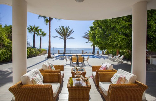 Larnaca Villa | 350 m² Villa ∙ 5 bedrooms ∙ 10 guests