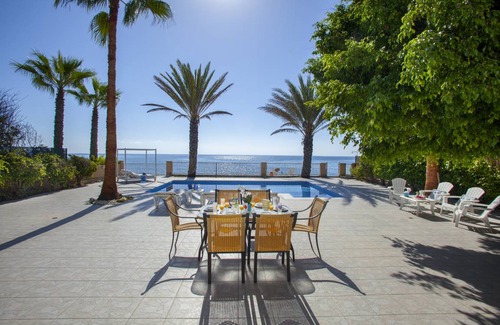 Larnaca Villa | 350 m² Villa ∙ 5 bedrooms ∙ 10 guests