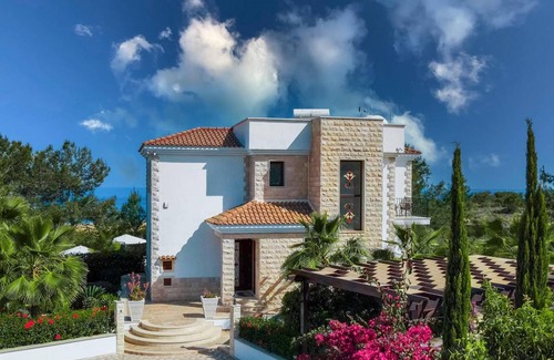 Argaka Villa | 360 m² Villa ∙ 4 bedrooms ∙ 8 guests