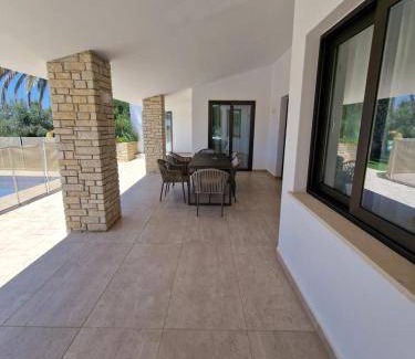 Agios Georgios Pegeias Villa | 500 m² Villa ∙ 6 bedrooms ∙ 12 guests